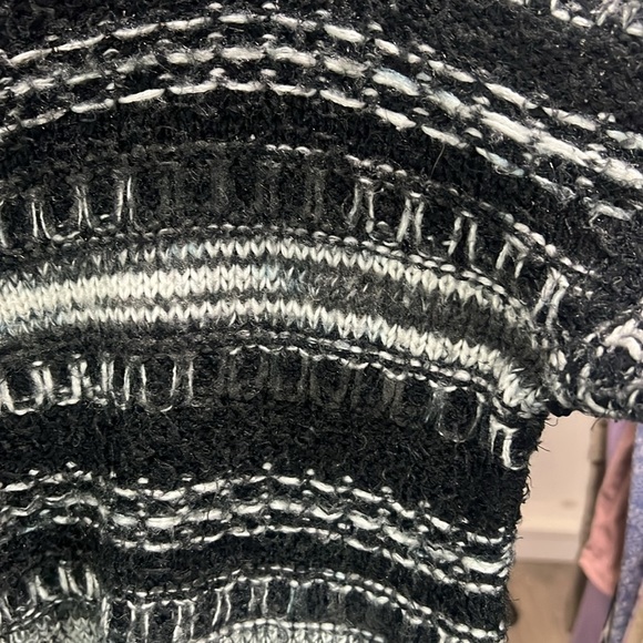 REITMANS Fuzzy Black Knit Sweater Oversize Small Cable Knit Pullover Tied Hem - Picture 8 of 9